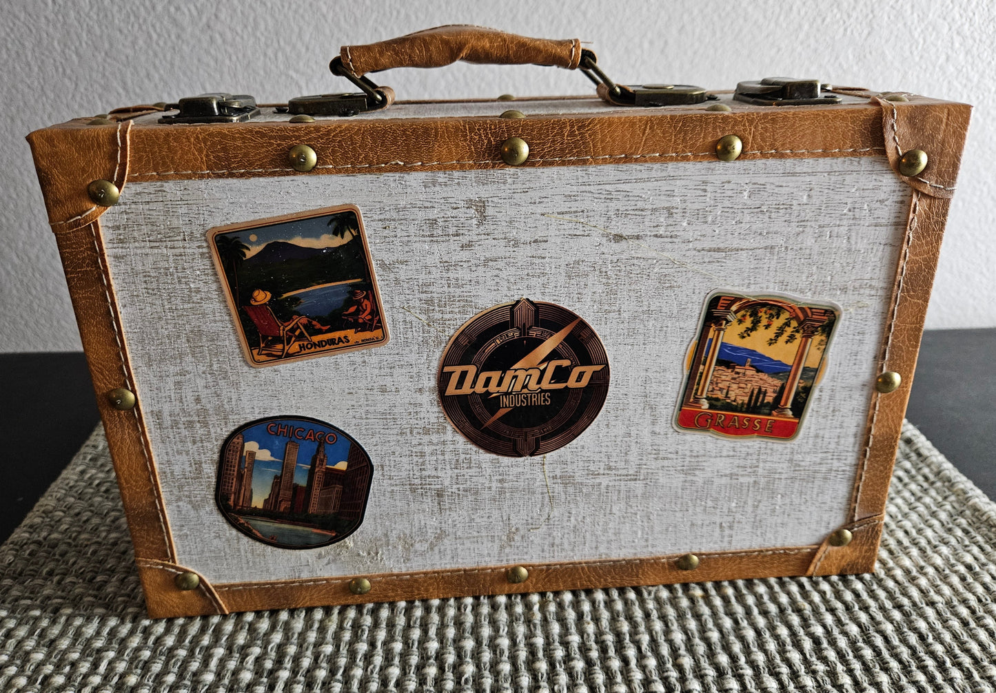 Stockwell's Luggage - Benjamin Wallace Books